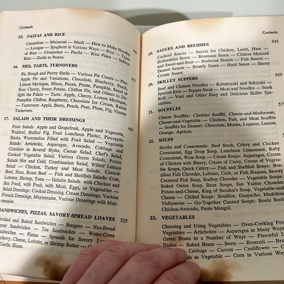 Amy Vanderbilts Complete Cookbook copyright 1961 hardcover VINTAGE - Picture 14 of 16